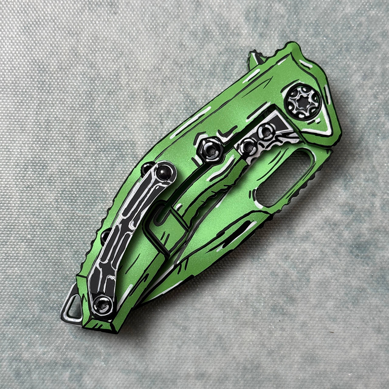 Heretic Knives Medusa Manual Tanto Toxic Green Cel Shading w