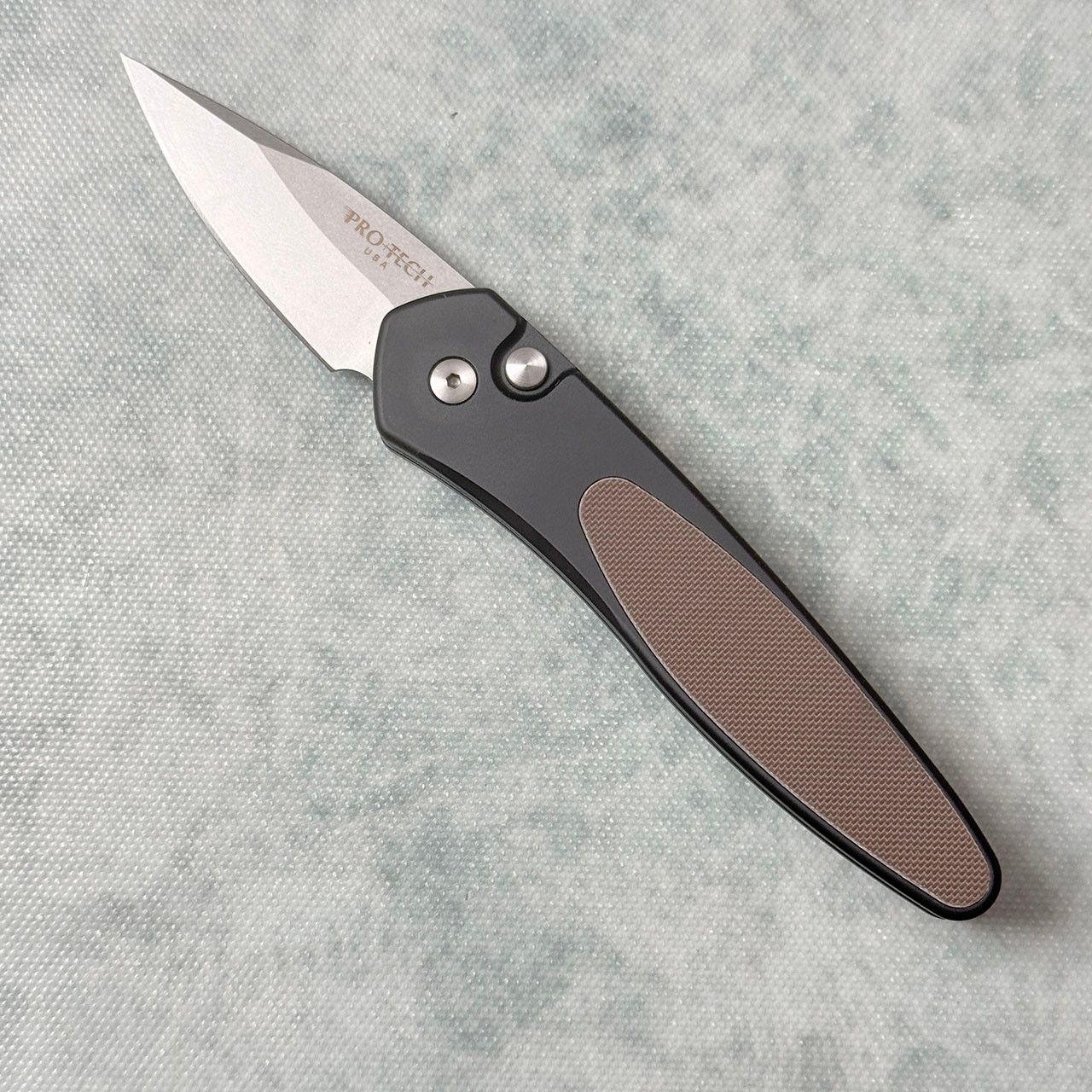 Pro-Tech Half Breed Black Handles w/Earth Brown G10 Front Inlay