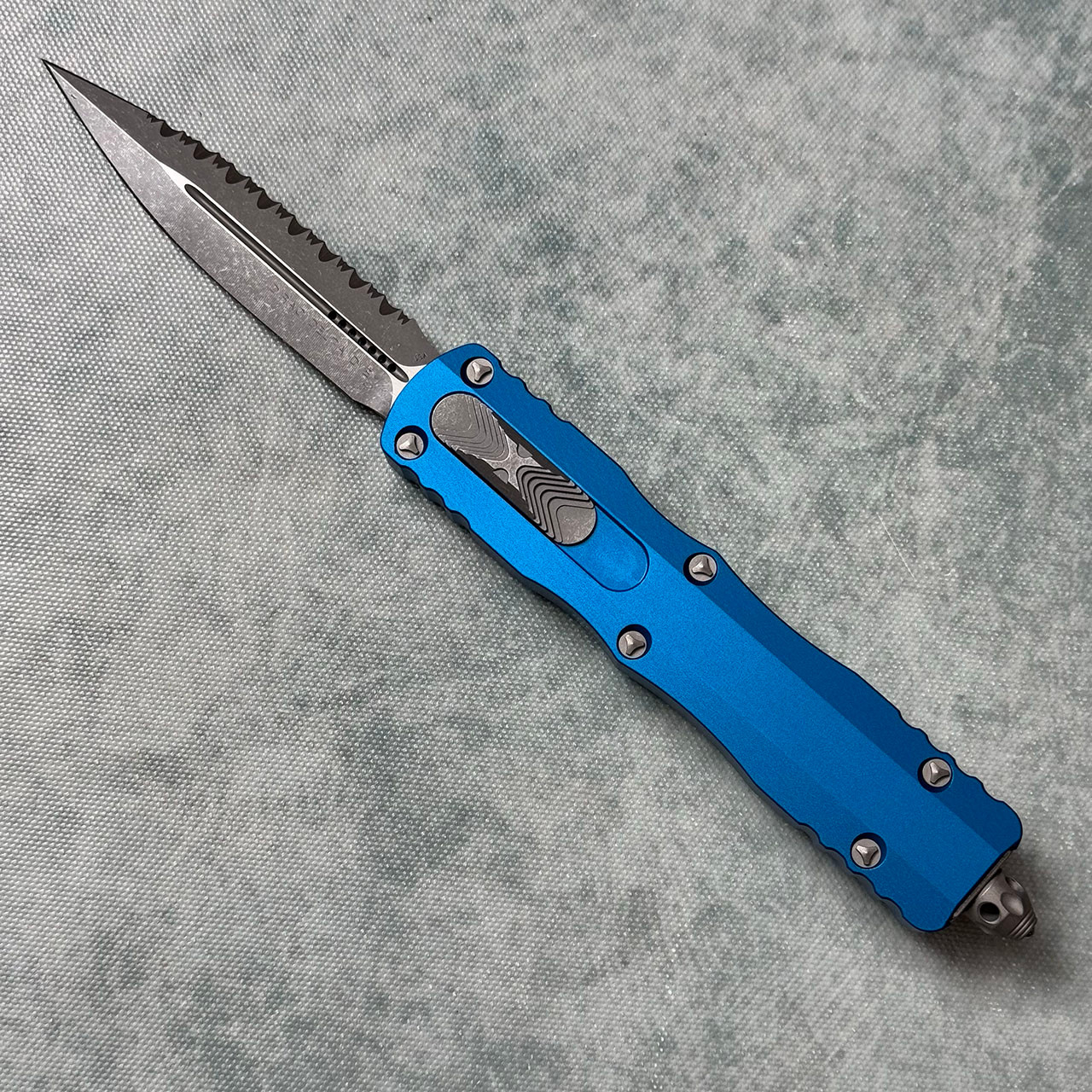 Microtech Dirac Delta D/E Blue Apocalyptic Full Serrated 227