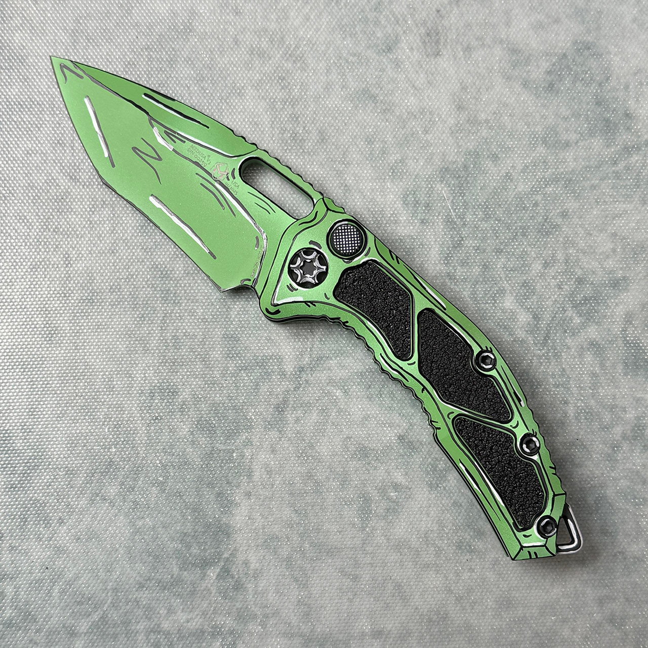 Heretic Knives Medusa Auto Recurve Tanto Toxic Green Cel Shading w
