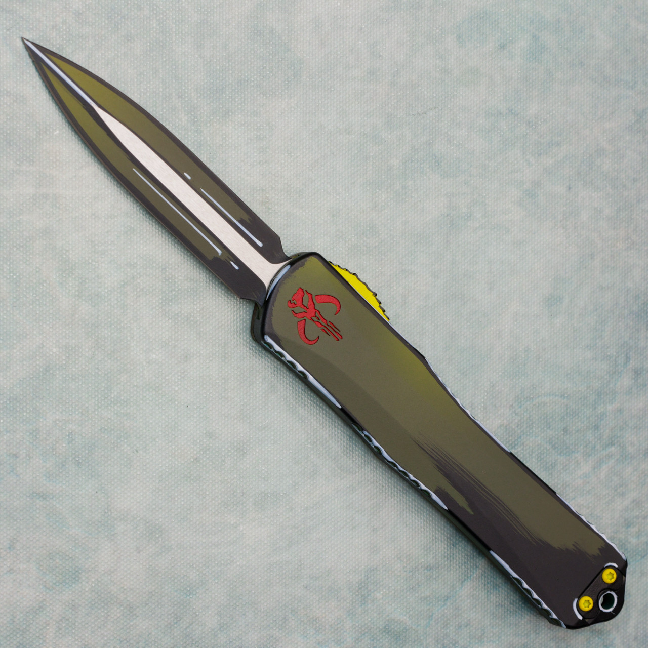 Heretic Knives Manticore X D/E Bounty Hunter Green Cel Shade Blade