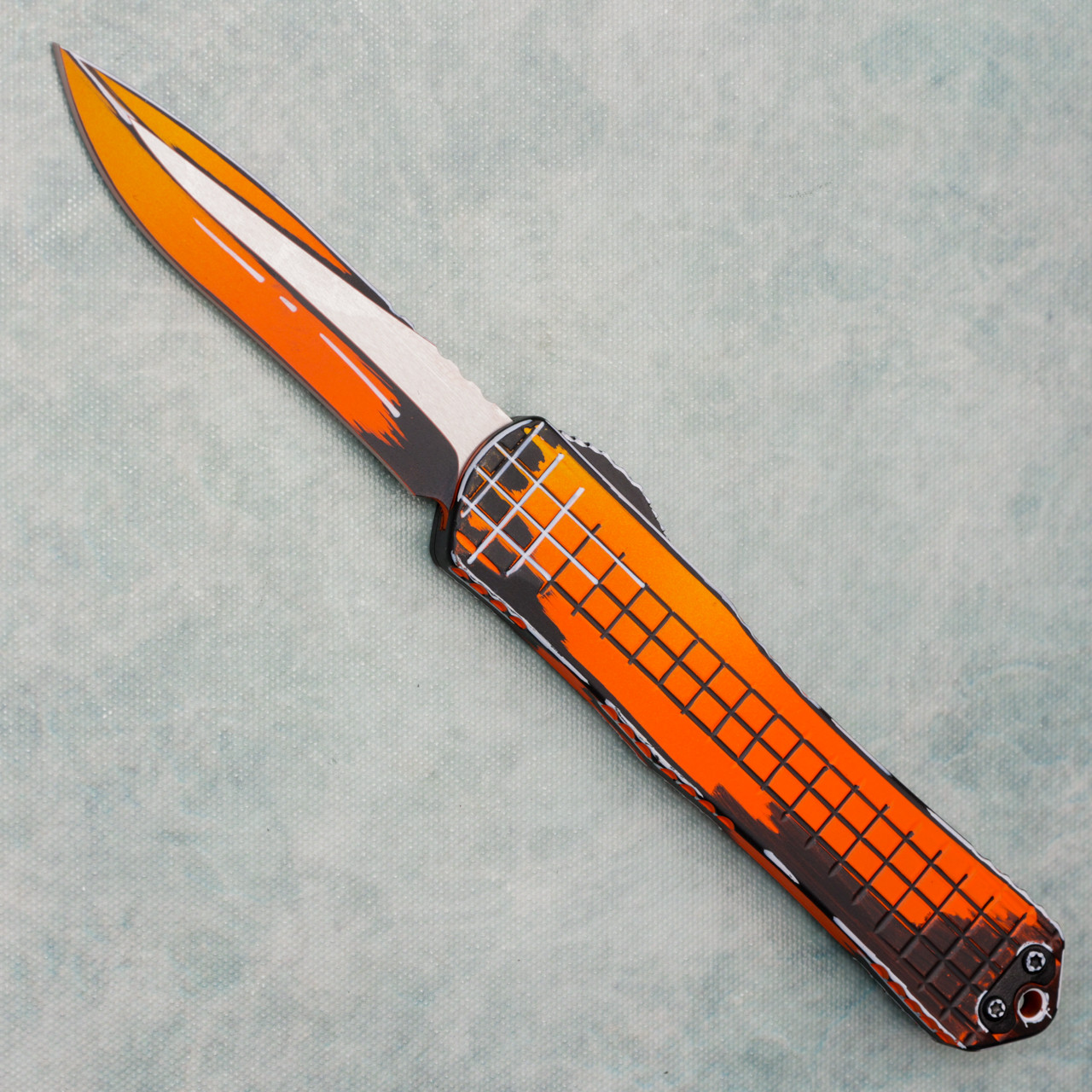 Heretic Knives Manticore X Recurve Orange Cel Shade Handle Orange