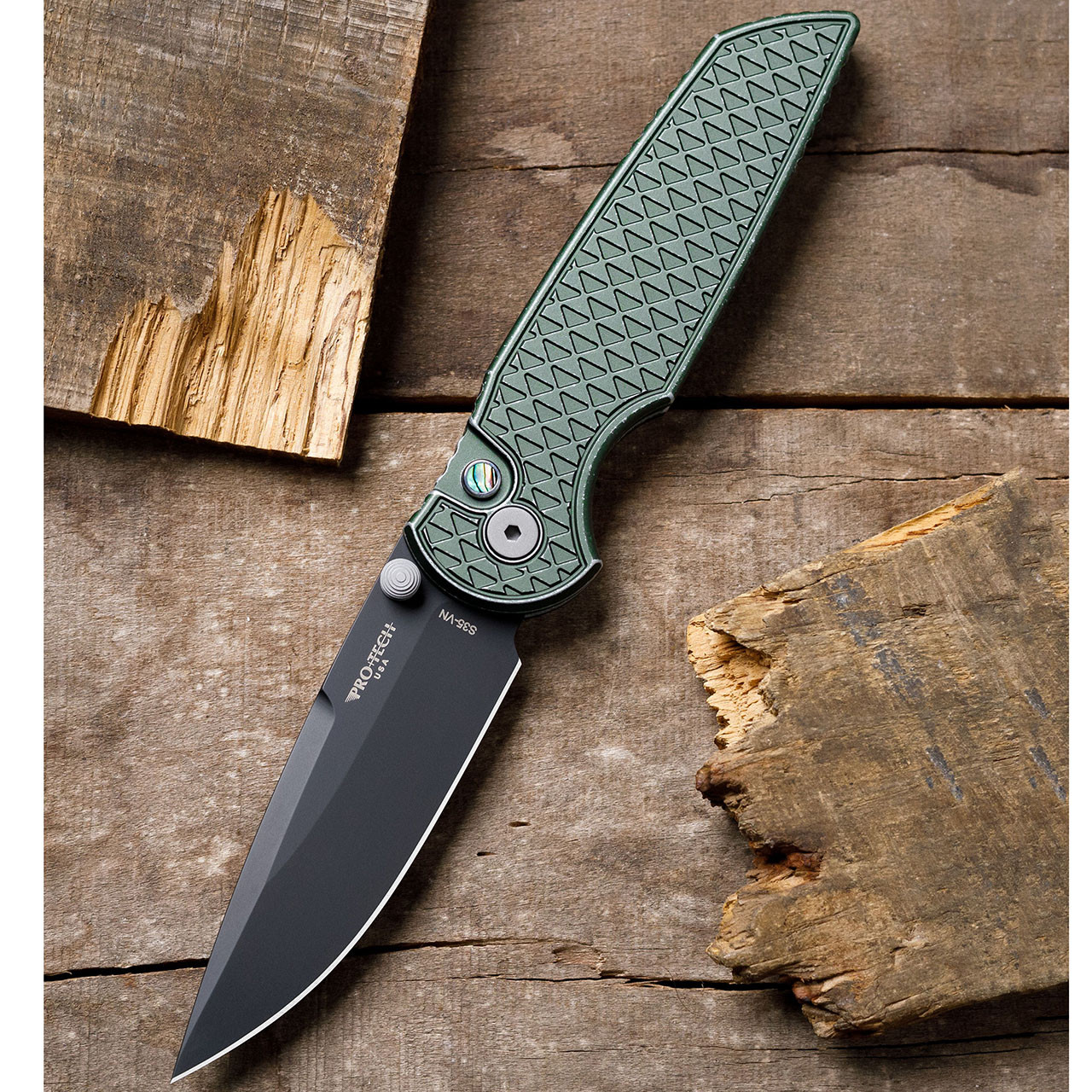 Pro-Tech TR-3 Integrity Button Lock Relic Textured Battleworn