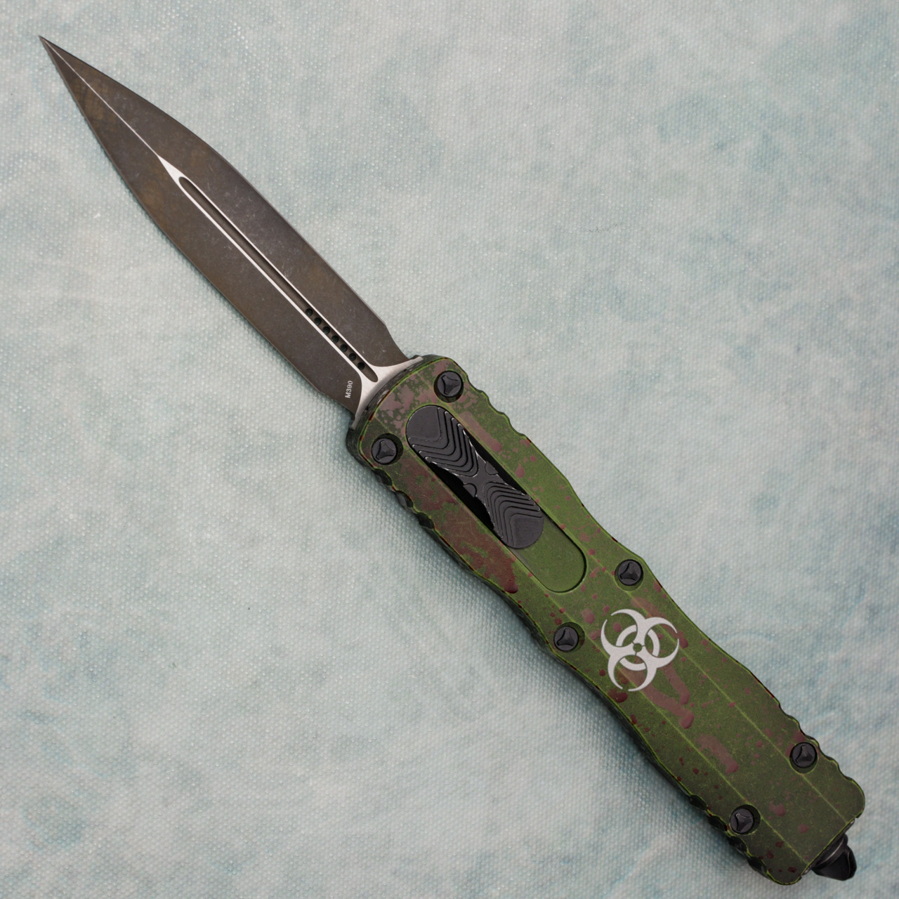 Microtech Dirac Delta D/E Outbreak Deep Engraved Standard
