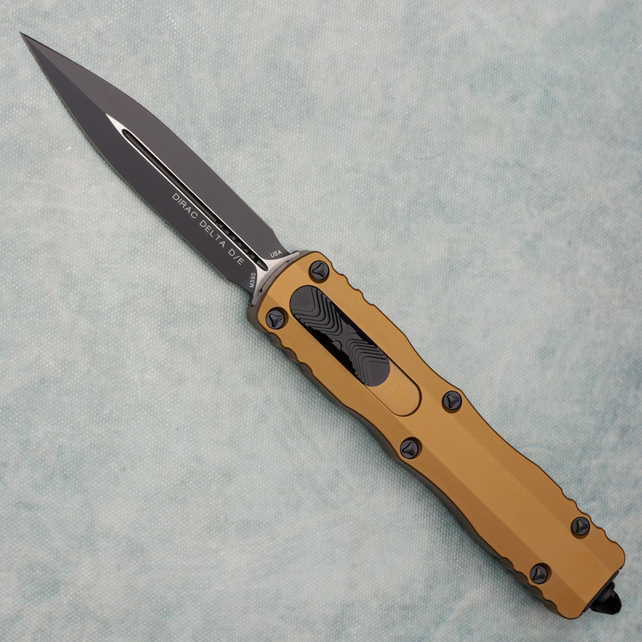 Microtech Dirac Delta D/E Tan Handle Black Standard Blade 227-1TA