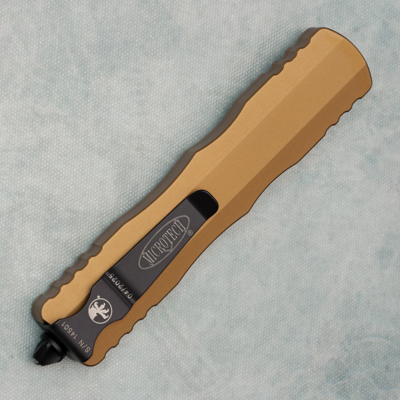 Microtech Dirac Delta D/E Tan Handle Black Standard Blade 227-1TA