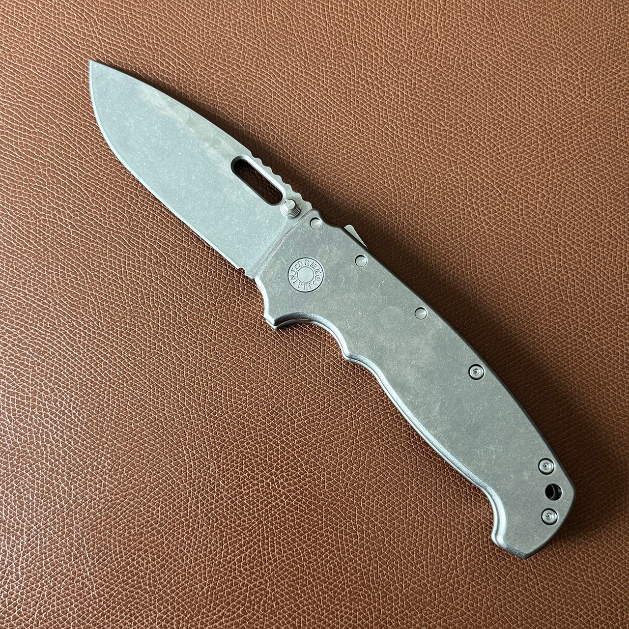 makomako MAKO Japanese Steel Black 8″ Chef Knife (Free Sharpener