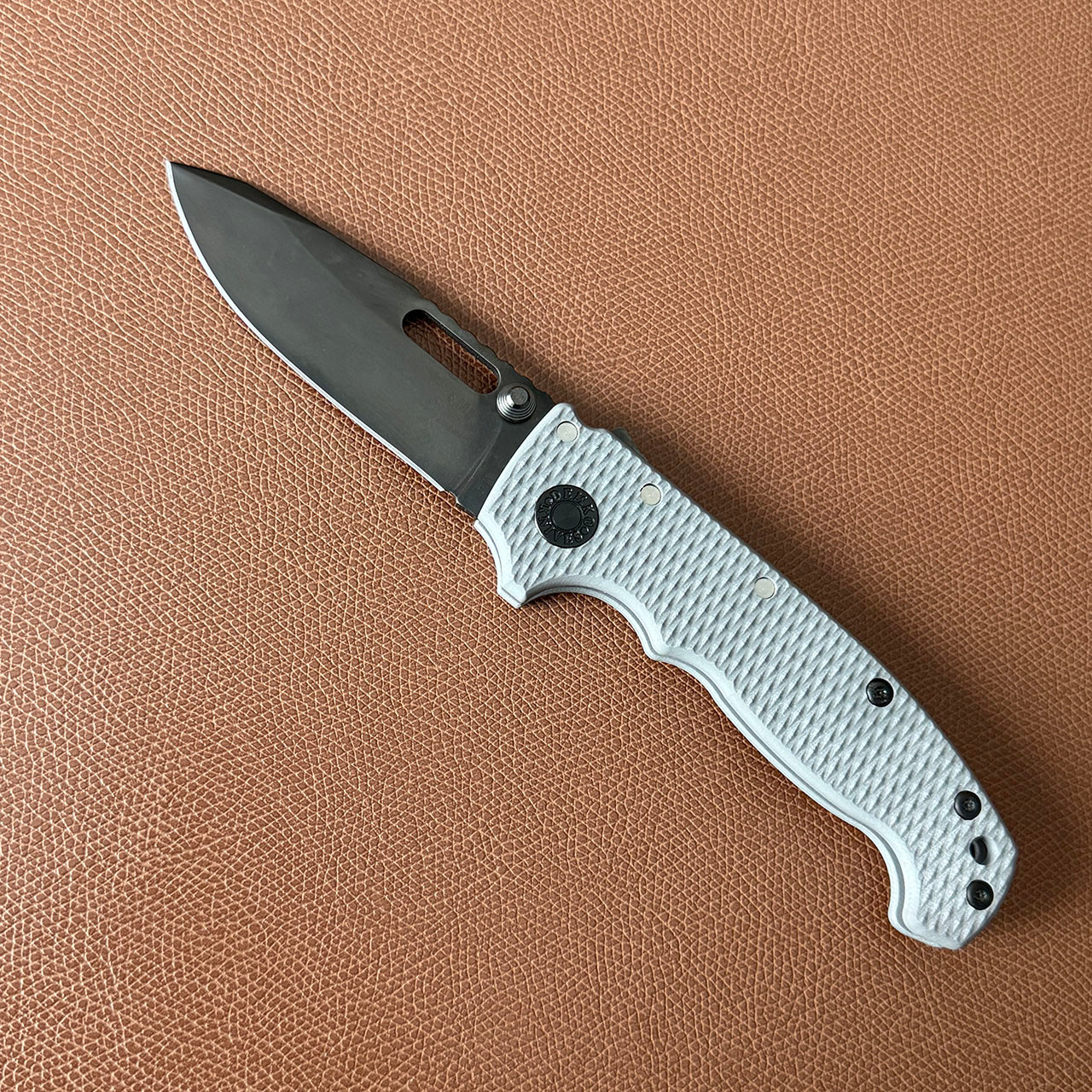 Demko MG AD20S Clip Point Shark Lock Grey G10 Handle DLC MagnaCut