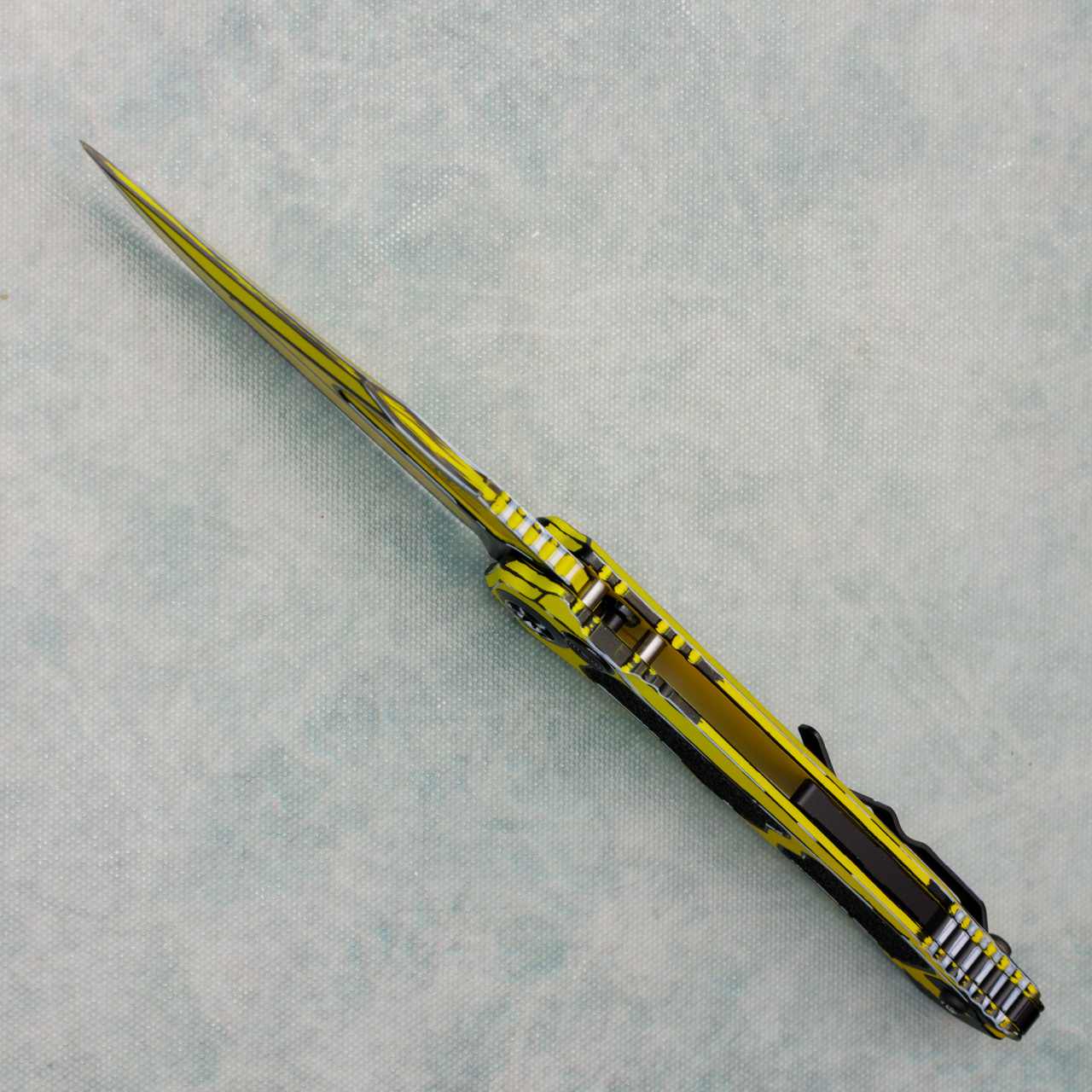 Heretic Knives Wraith V4 Auto Bowie Yellow Cel Shade Handle w