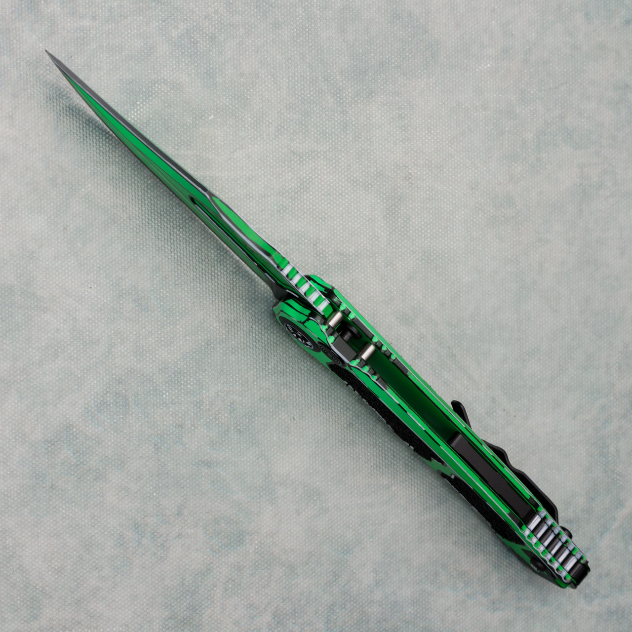 Heretic Knives Wraith V4 Auto Bowie Toxic Green Cel Shade Handle w