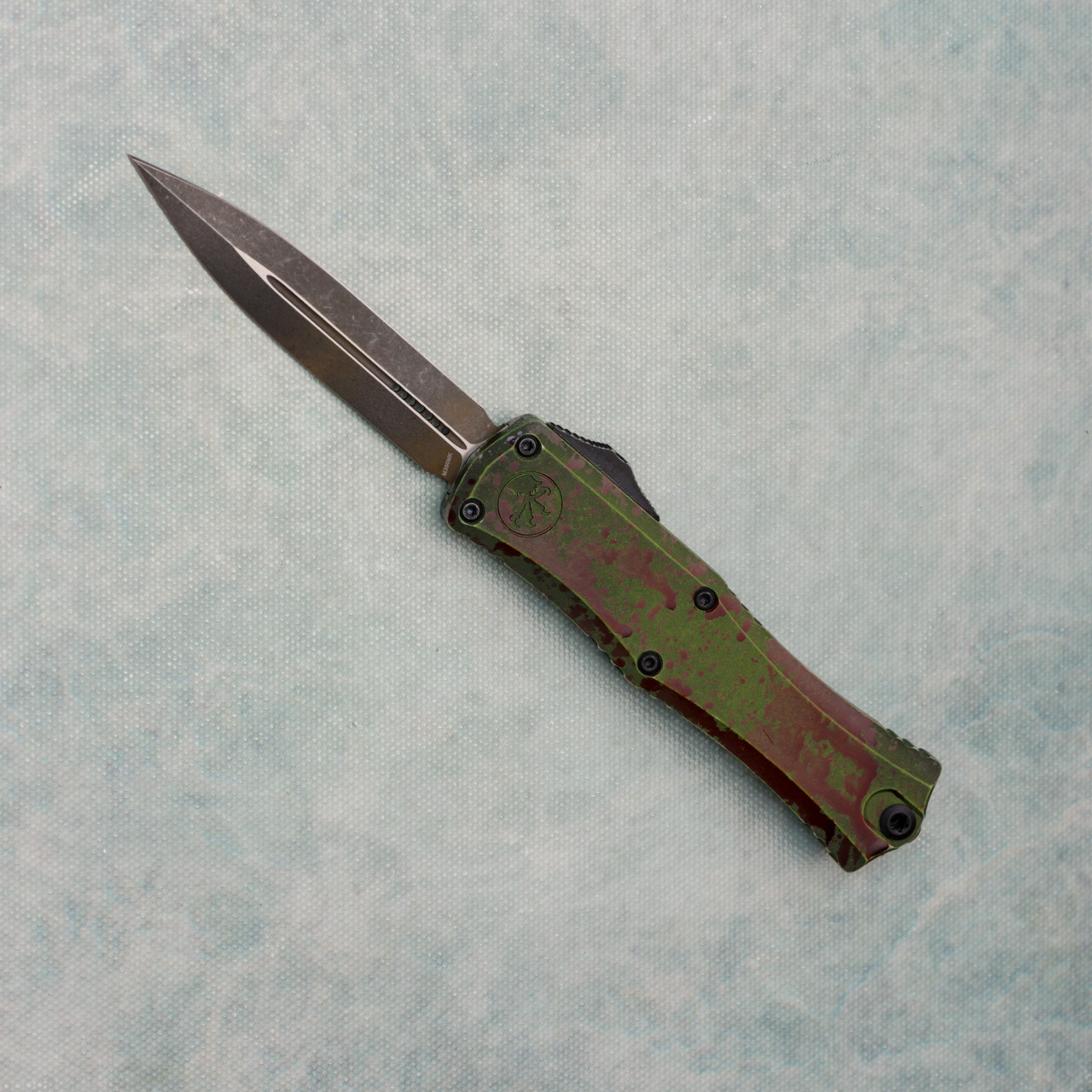 Microtech Hera II Mini D/E Outbreak Standard Signature Series