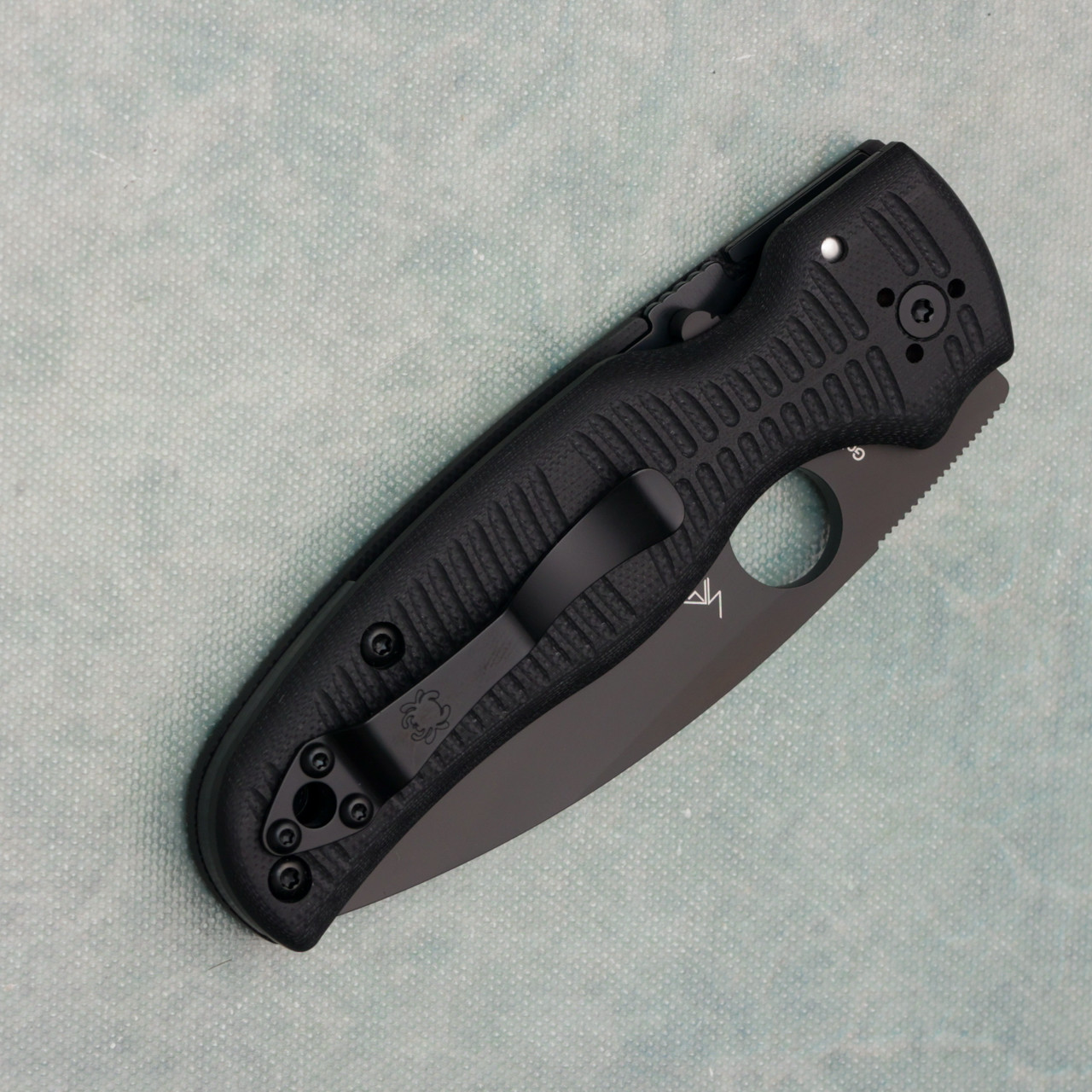 Spyderco Shaman Salt Compression Lock Textured Black G10 Handle