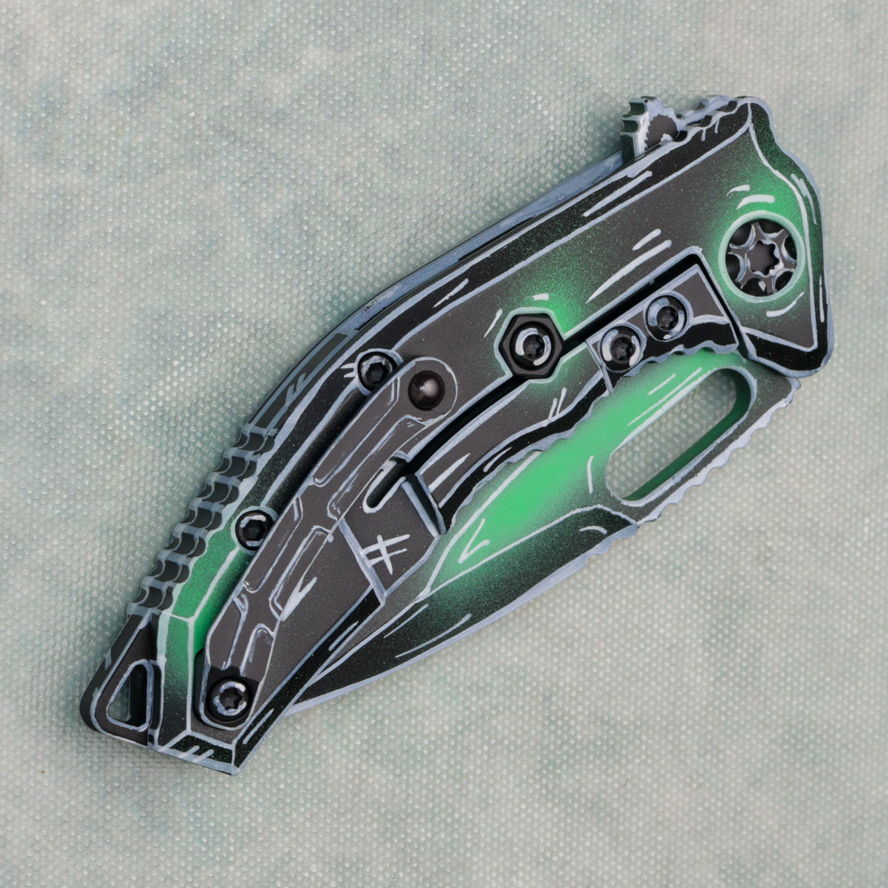 Heretic Knives Medusa Manual Tanto Toxic Green Negative Cel