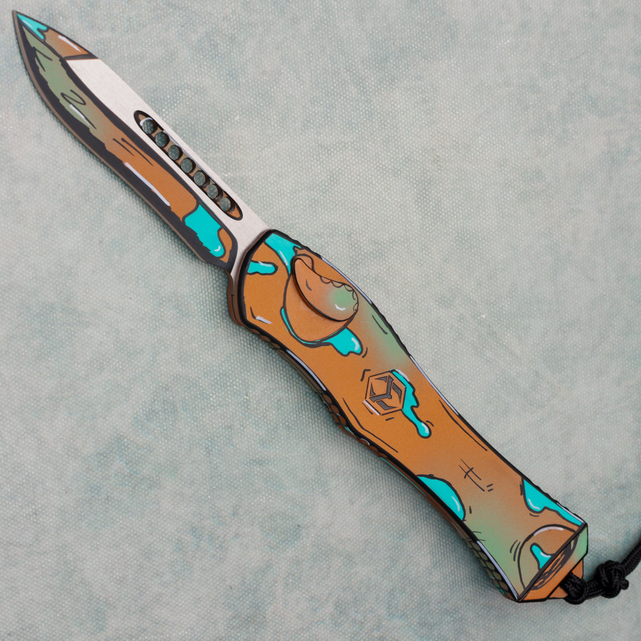 Heretic Knives Hydra V4 Recurve OTF Auto Shipwreck Cel Shade H408