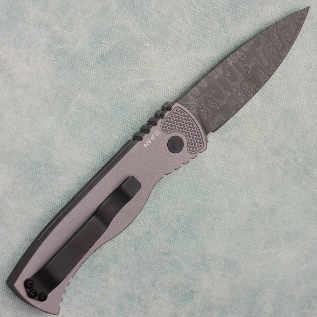 Pro-Tech TR-2 Auto Grey Handle W/Textured Corners Shaw Skull Chad