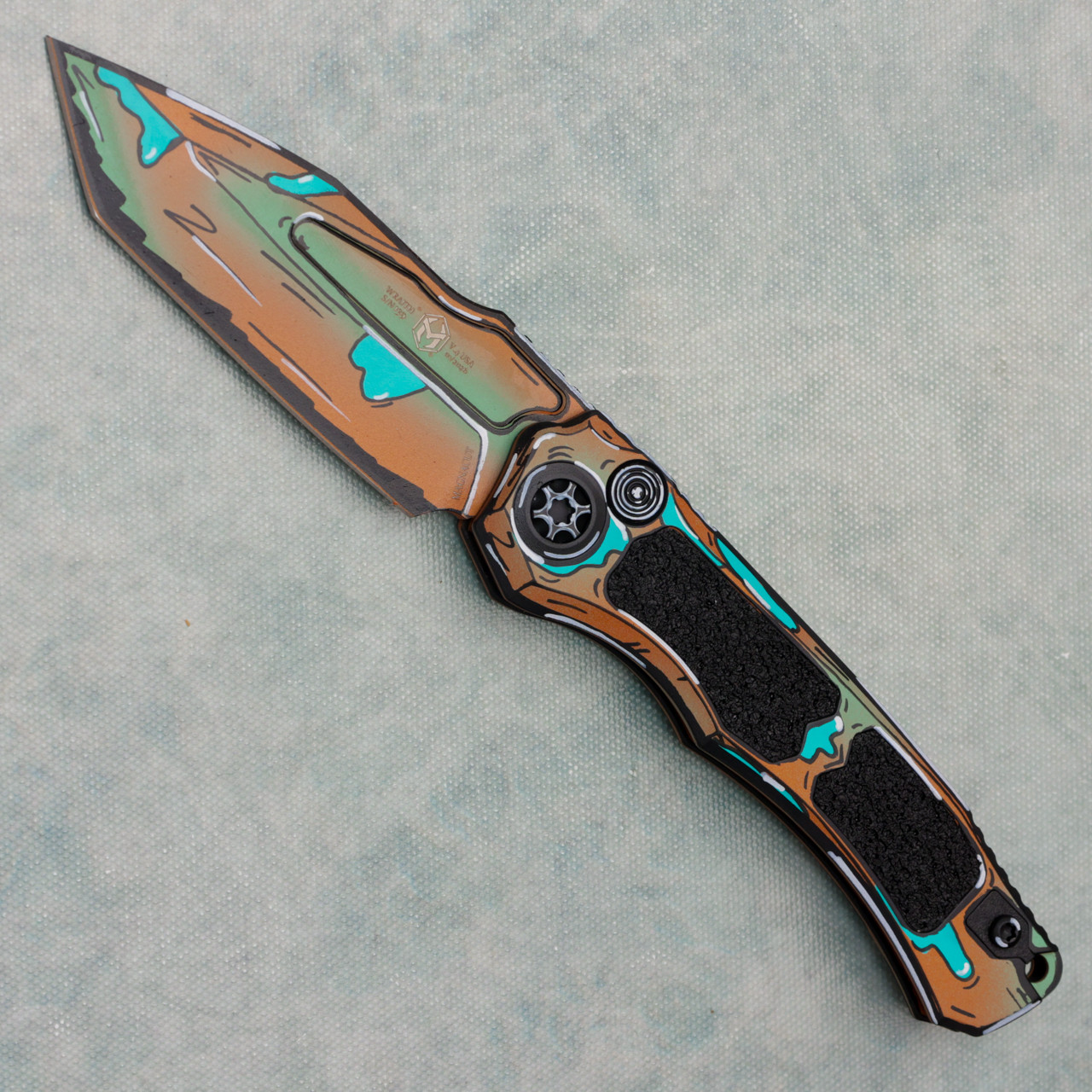 Heretic Knives Wraith V4 Auto Tanto Shipwreck Cel Shading Handle w
