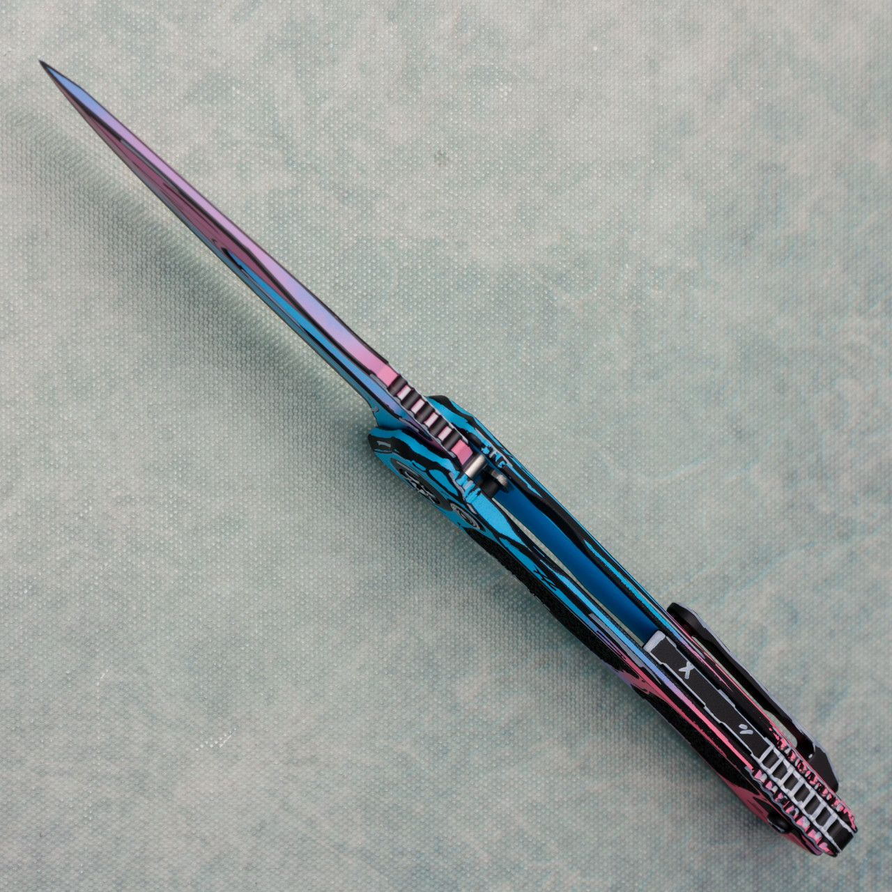Heretic Knives Wraith V4 Manual Clip Point Cotton Candy Cel
