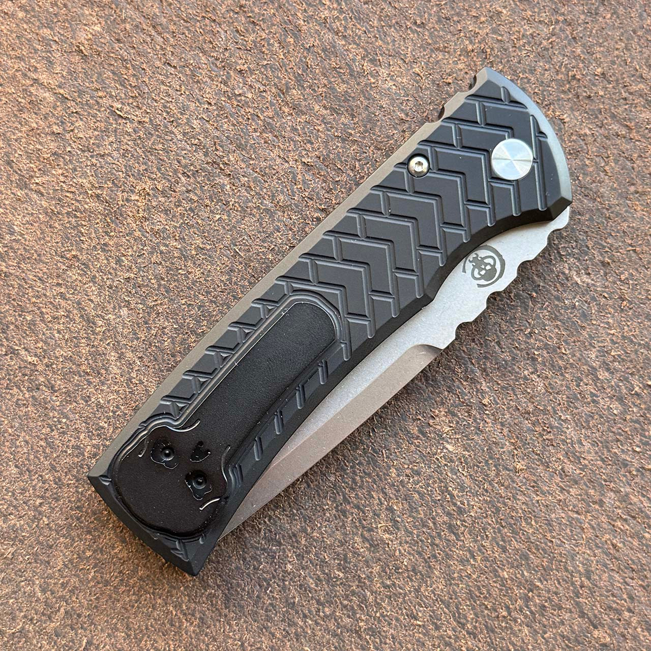 Chaves Pro-Tech T/E Redencion 229 Black Tread Textured Handles