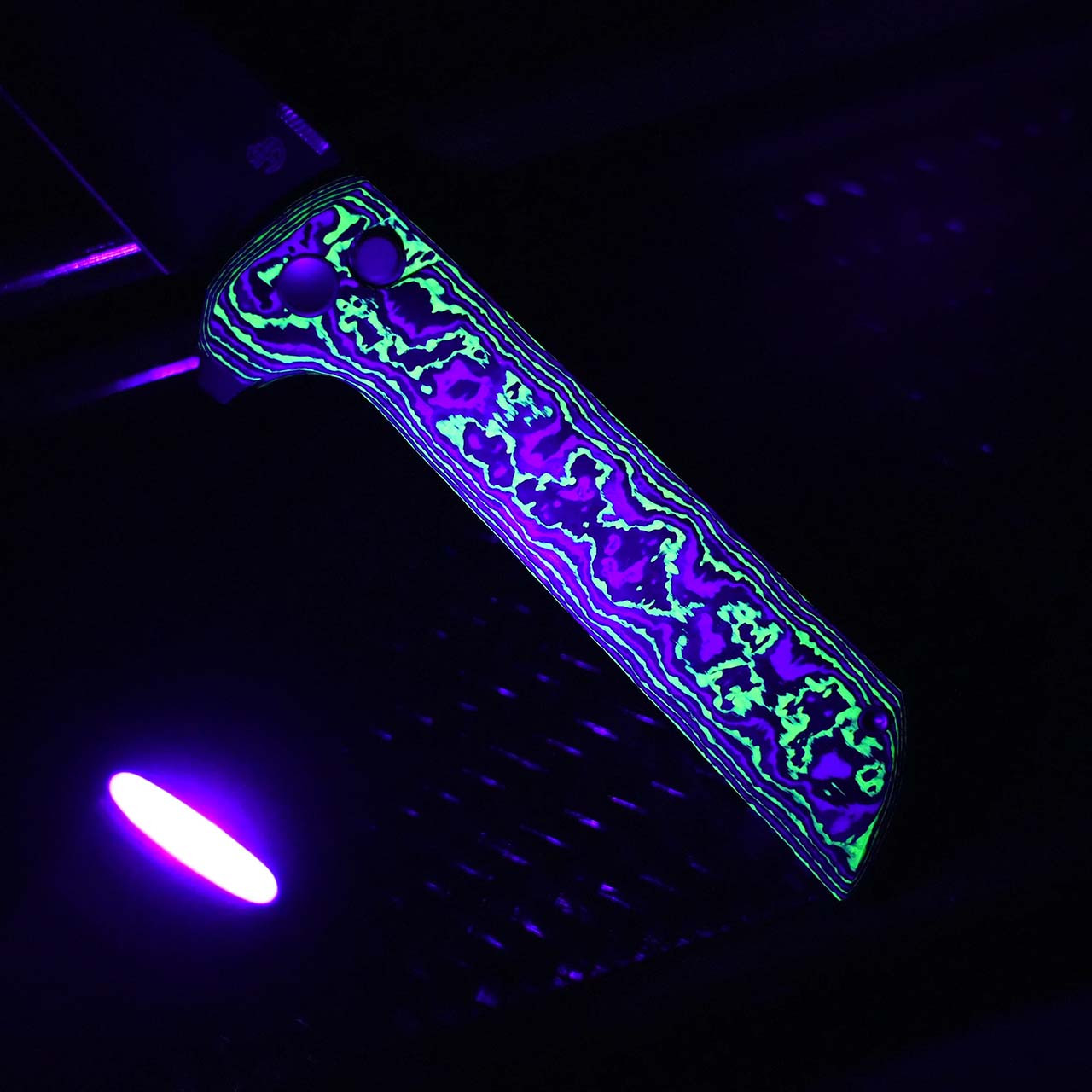 North Mountain Blade Chop 2 Button Lock Joker Purple/Green UV
