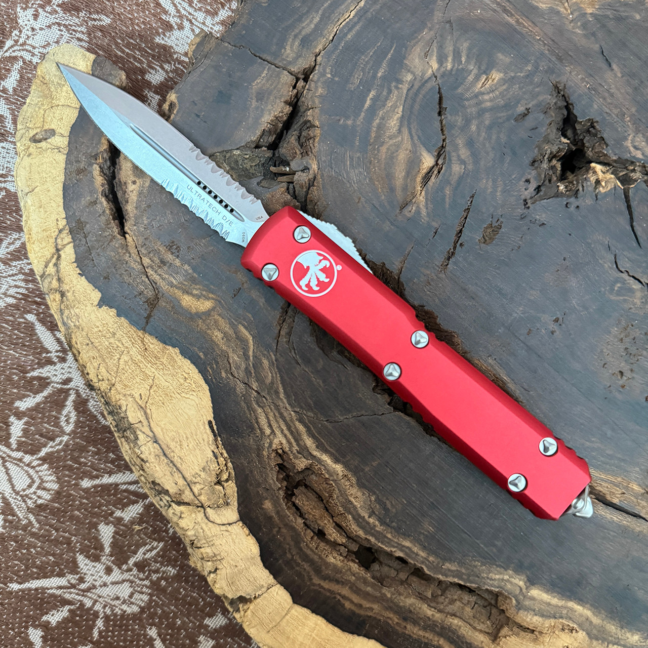 Microtech Ultratech D/E Red Stonewash Serrated 122-11RD | American