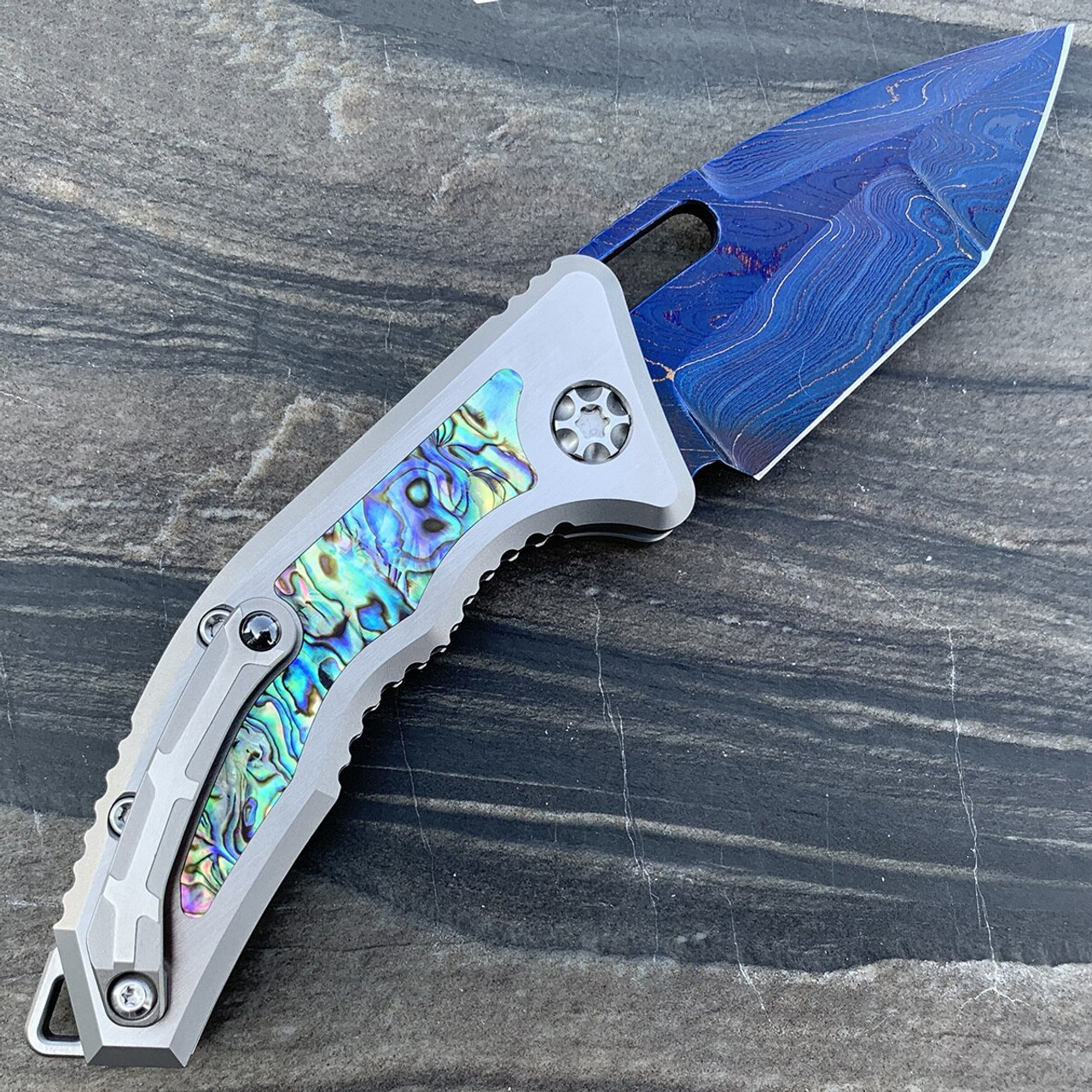 Heretic Knives Custom Medusa Auto Tanto DLC Titanium w/ Frag Pattern Hand  Ground Stealth Polish Elmax Abalone Inlaid Clip DLC Hardware DLC Inlaid  Abalone Inlaid Button (Pre-Owned)