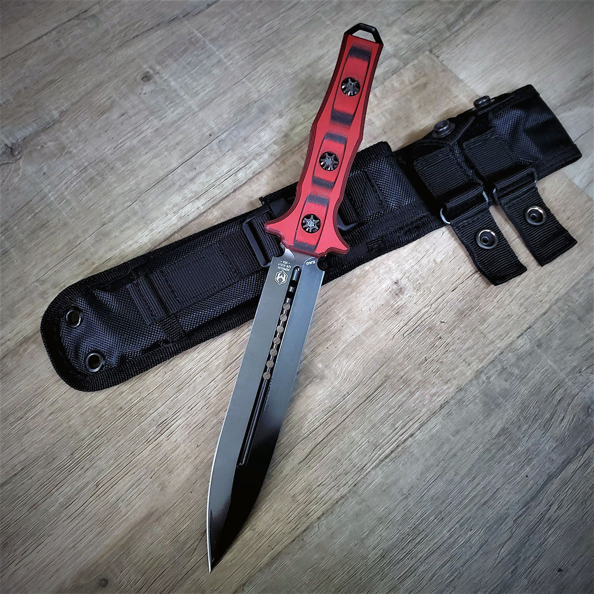 Crime Gothic Dorphins　6.6 Heretic Knives Nephilim Fixed Blade D/E Dagger Red Black G-10