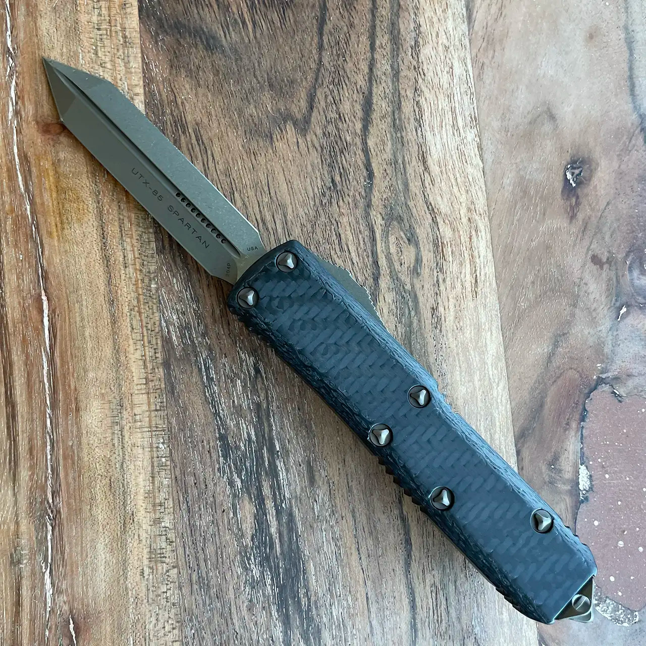 Microtech UTX85 Spartan Carbon Fiber Top Bronze Apocalyptic Standard Signature Series 230