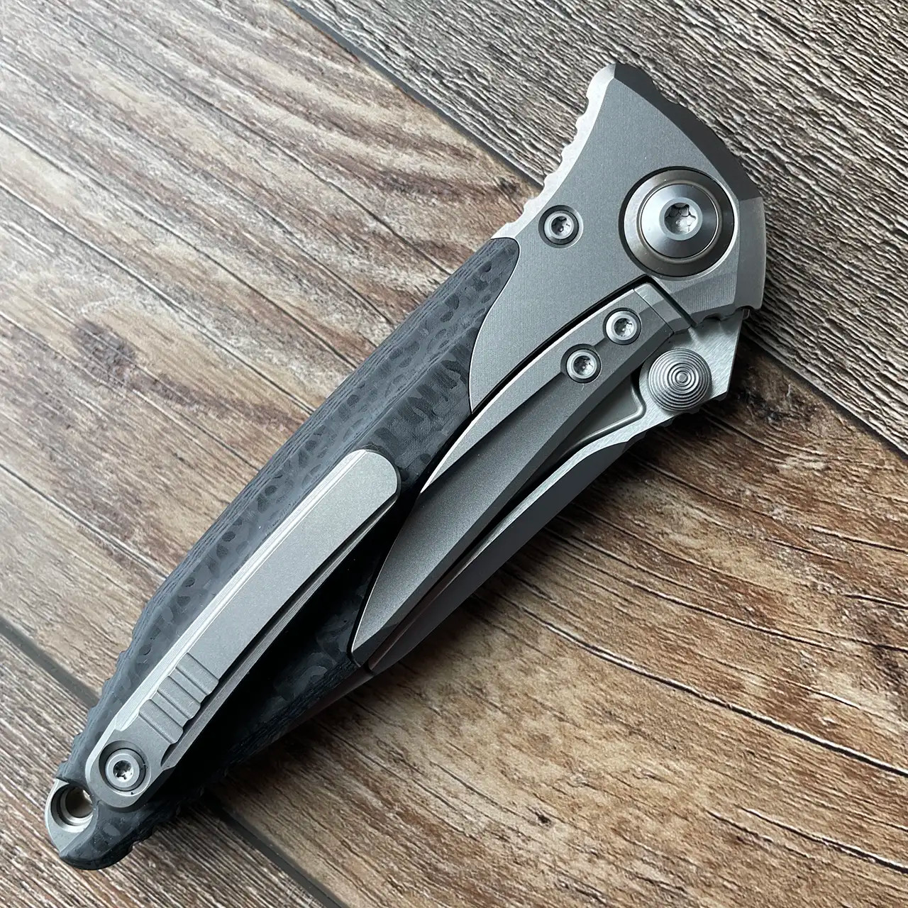 Microtech Bravo S/E Titanium Handle w/ Carbon Fiber Scales Bead