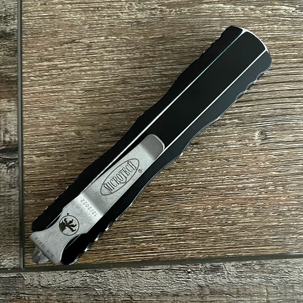 Microtech Dirac D/E Distressed Black Apocalyptic Standard 225