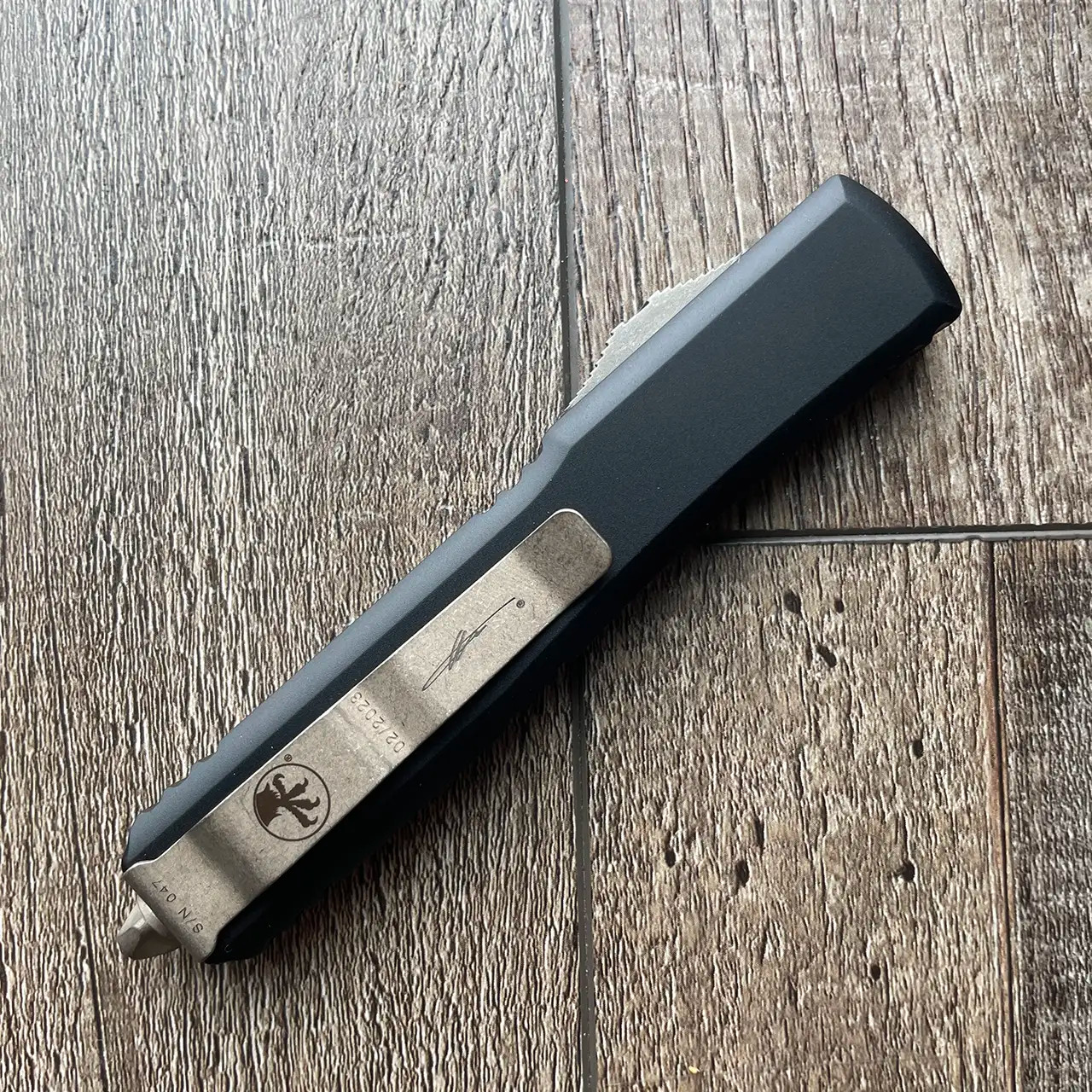 限定価格 美✨超希少✨AAAブラック レムリアン✨×ライトニング✨守護石セラデ産 Microtech Ultratech S/E - Black Handle - Bronze Apocalyptic Blade