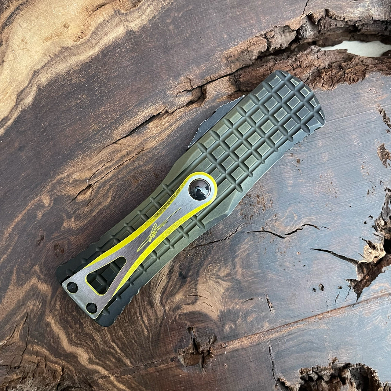 Microtech Hera S/E Frag Grenade Green Apocalyptic Standard
