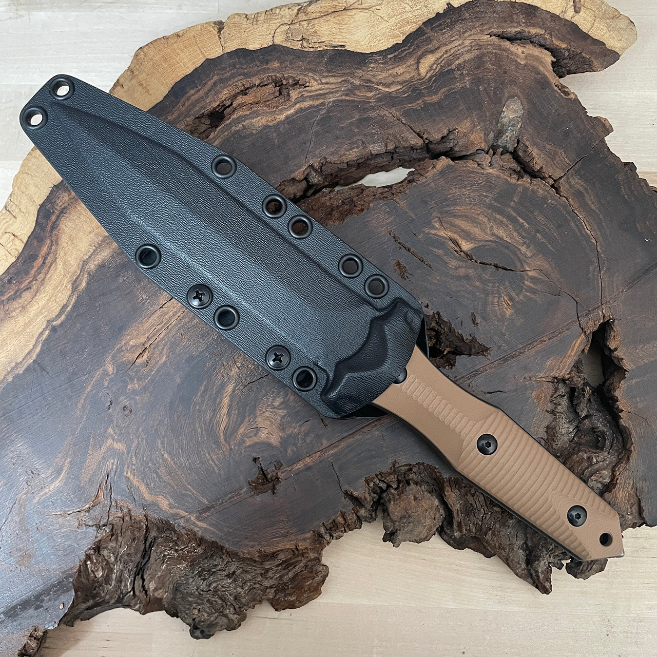 Bastinelli Creations Grozo D/E Dagger Fixed Blade Coyote G10