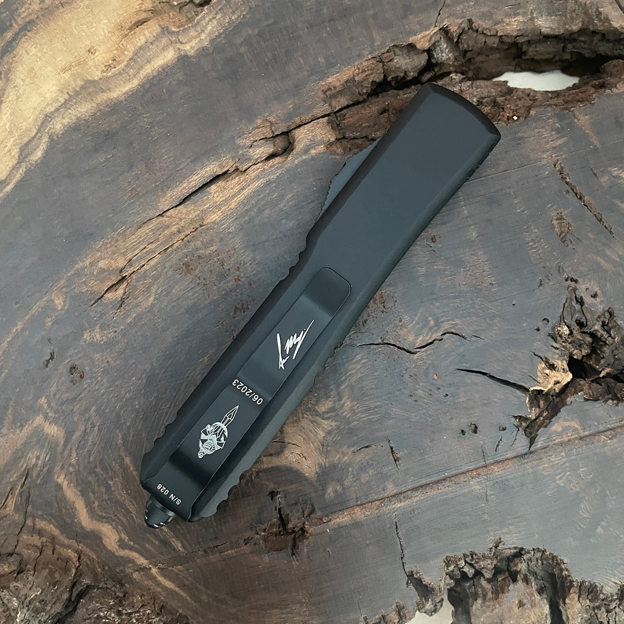 Microtech Ultratech Hellhound Razor Carbon Fiber Top Standard Signature ...