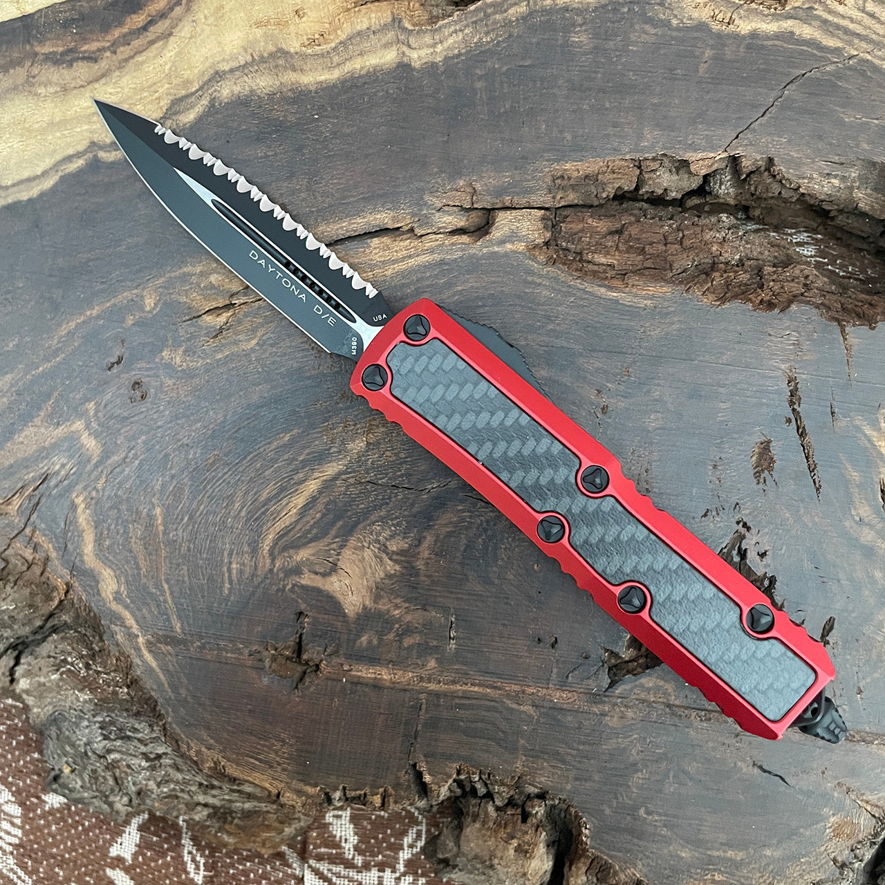 Microtech Daytona D/E Carbon Fiber Inlay Red Handle Black Full
