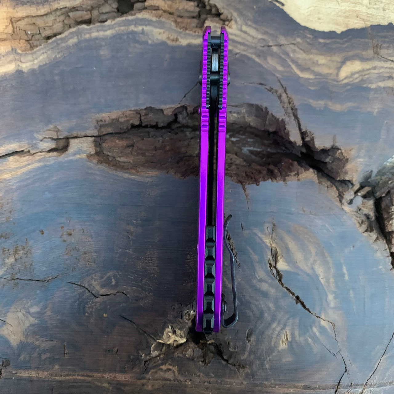 Benchmade Bugout Axis Lock Purple Aluminum Handle Black M390 Blade