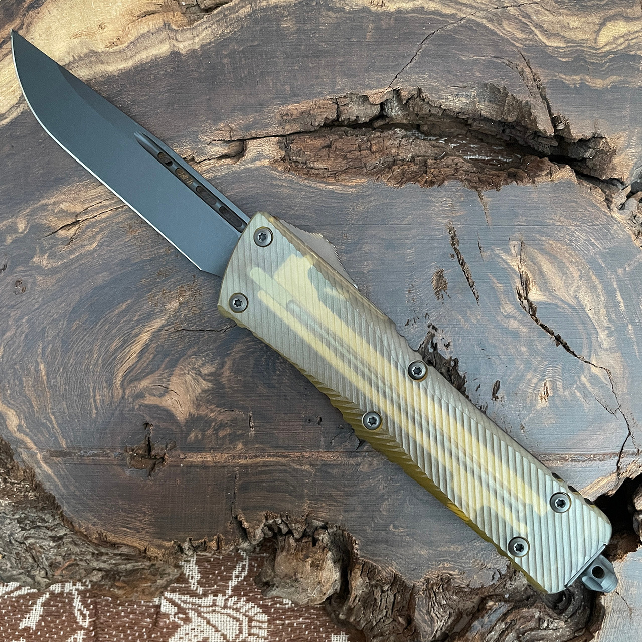 Microtech Combat Troodon S/E Ultem Top and Button DLC Magnacut