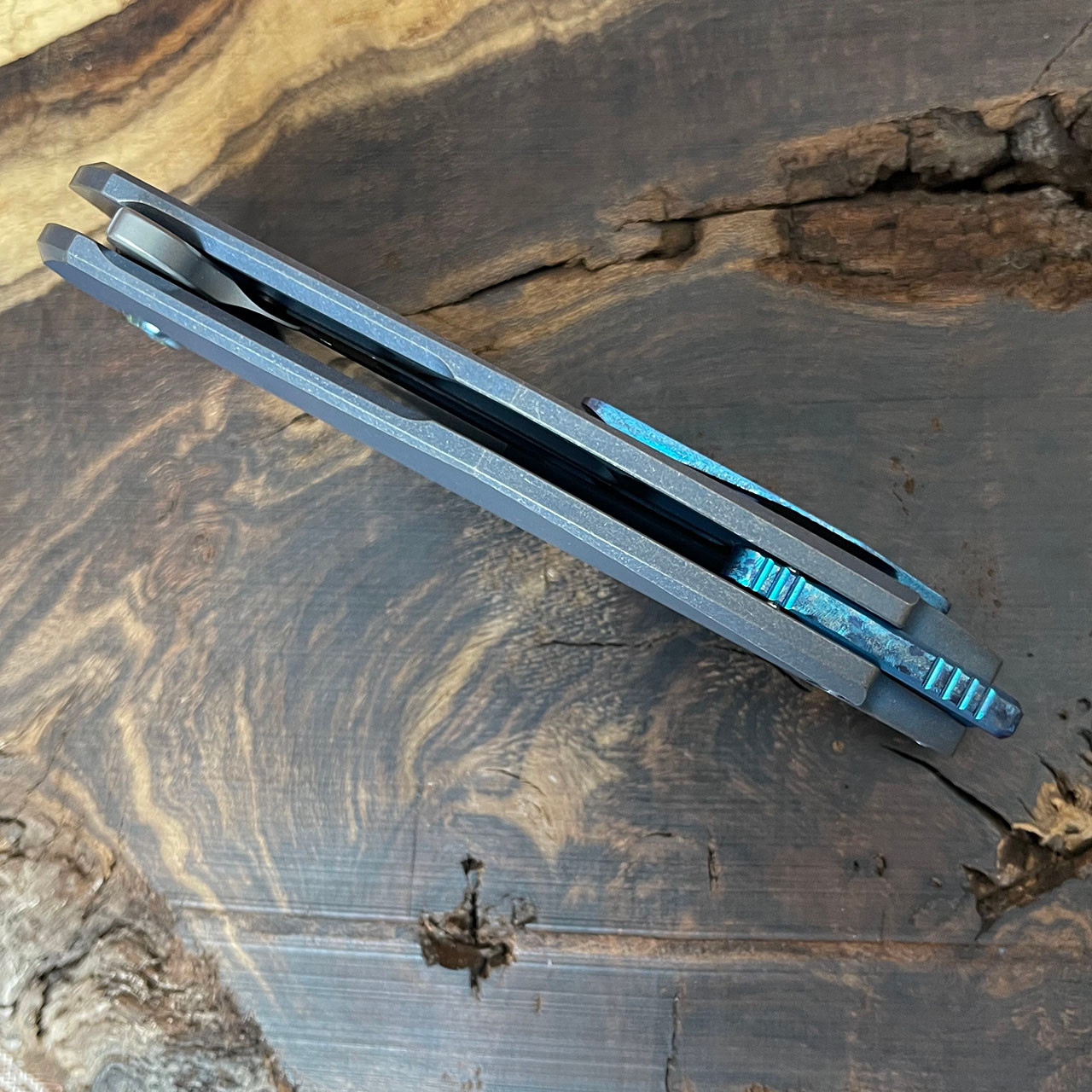 Koenig Knives Arius Frame Lock S/E Distressed Blue Anodized