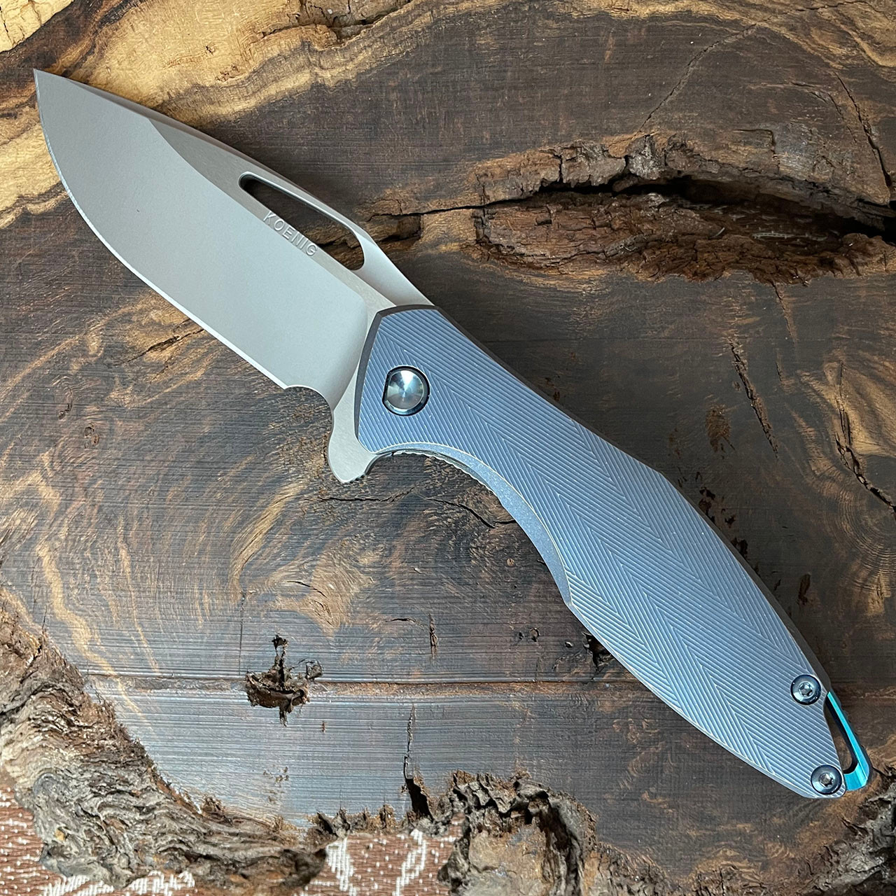 Crystal of Argus Armaments Foil 1枚 Koenig Knives Arius Frame Lock S/E Distressed Blue Anodized