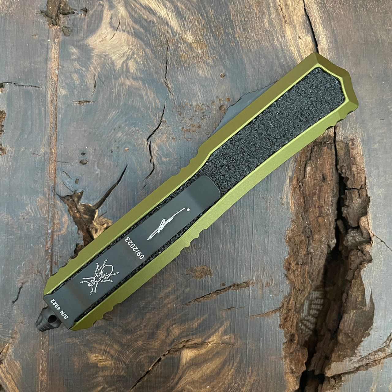 Microtech Makora D/E OD Green w/ Black Grip Inlays Standard Nickel