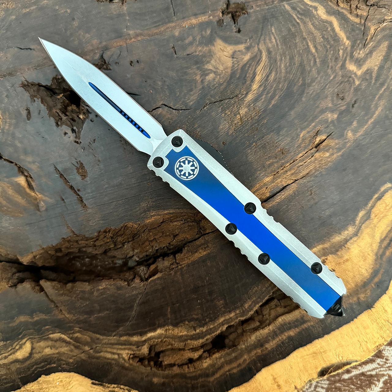 Microtech UTX-85 D/E Clone Trooper White Standard Signature Series
