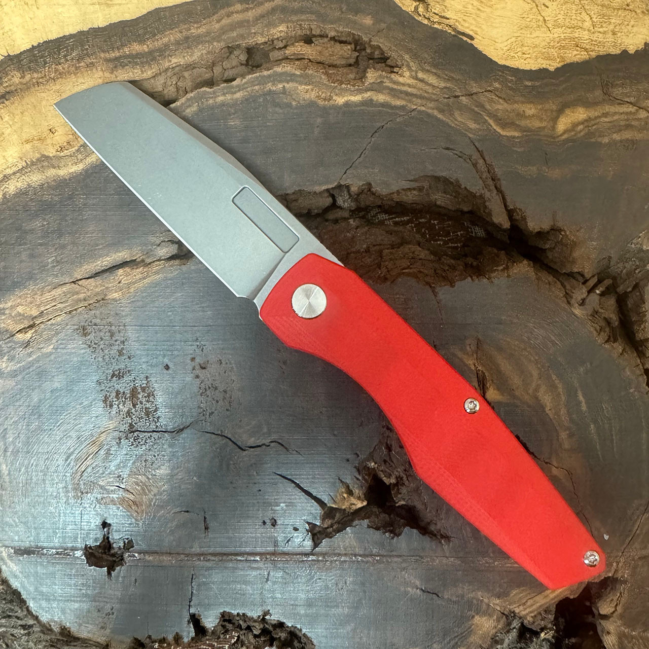 Vero Engineering Axon Liner Lock Red G10 Handle Stonewashed Blade