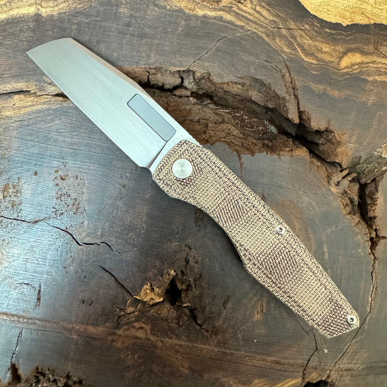 Vero Engineering Axon Mini Liner Lock Natural Micarta Handle Hand