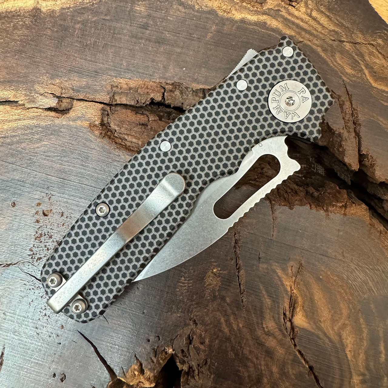 Demko AD-20.5 Shark Cub Shark Lock Basketweave Black Aluminum