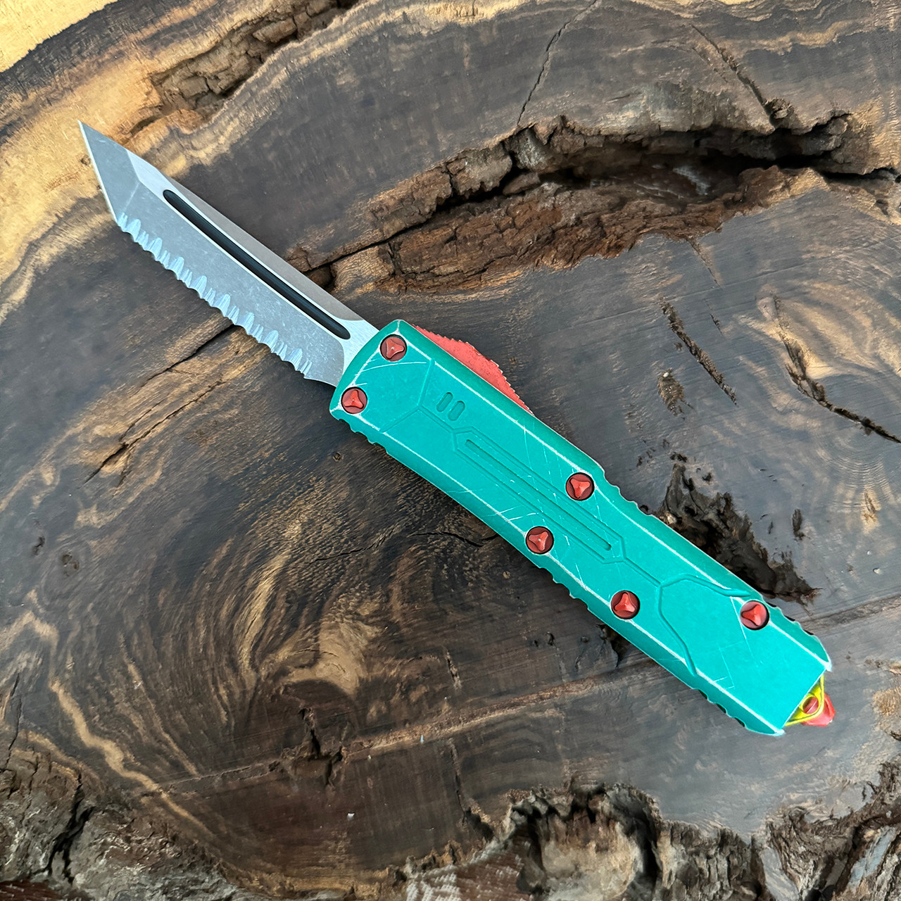 Microtech UTX-85 T/E Bounty Hunter Apocalyptic Full Serrated 233