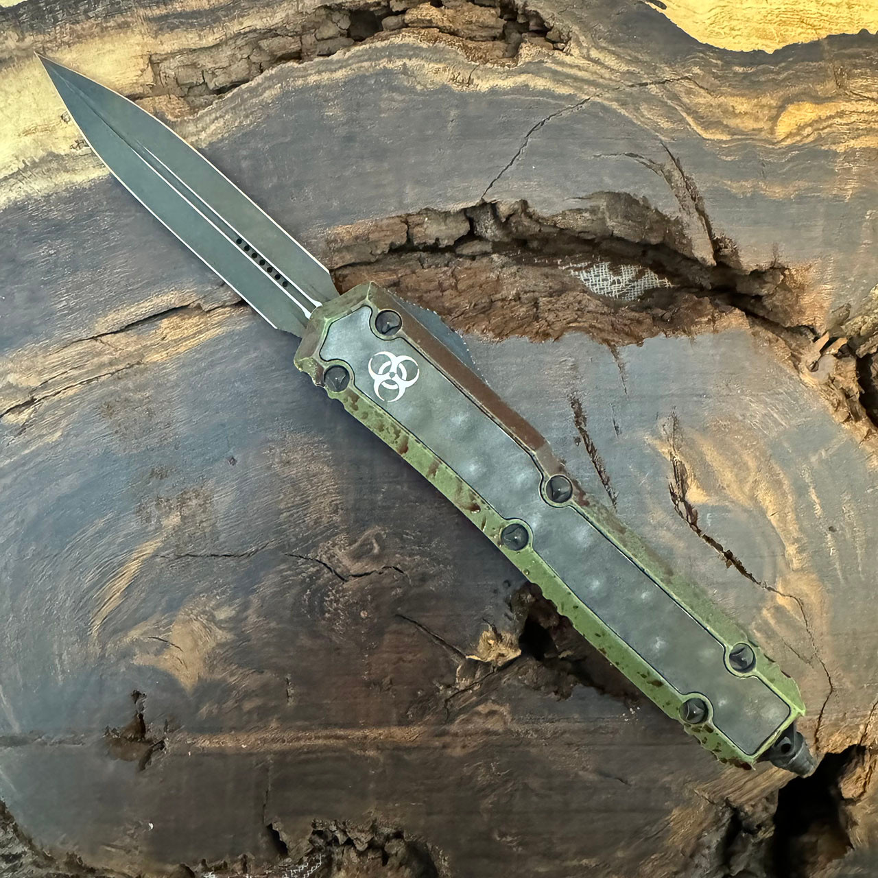 Microtech Makora D/E Outbreak Nickel Boron Internals Signature