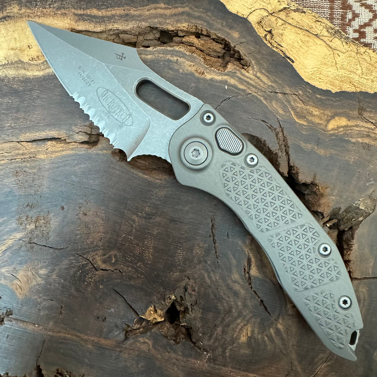 Microtech Borka Stitch Auto S/E Natural Clear Apocalyptic Partial