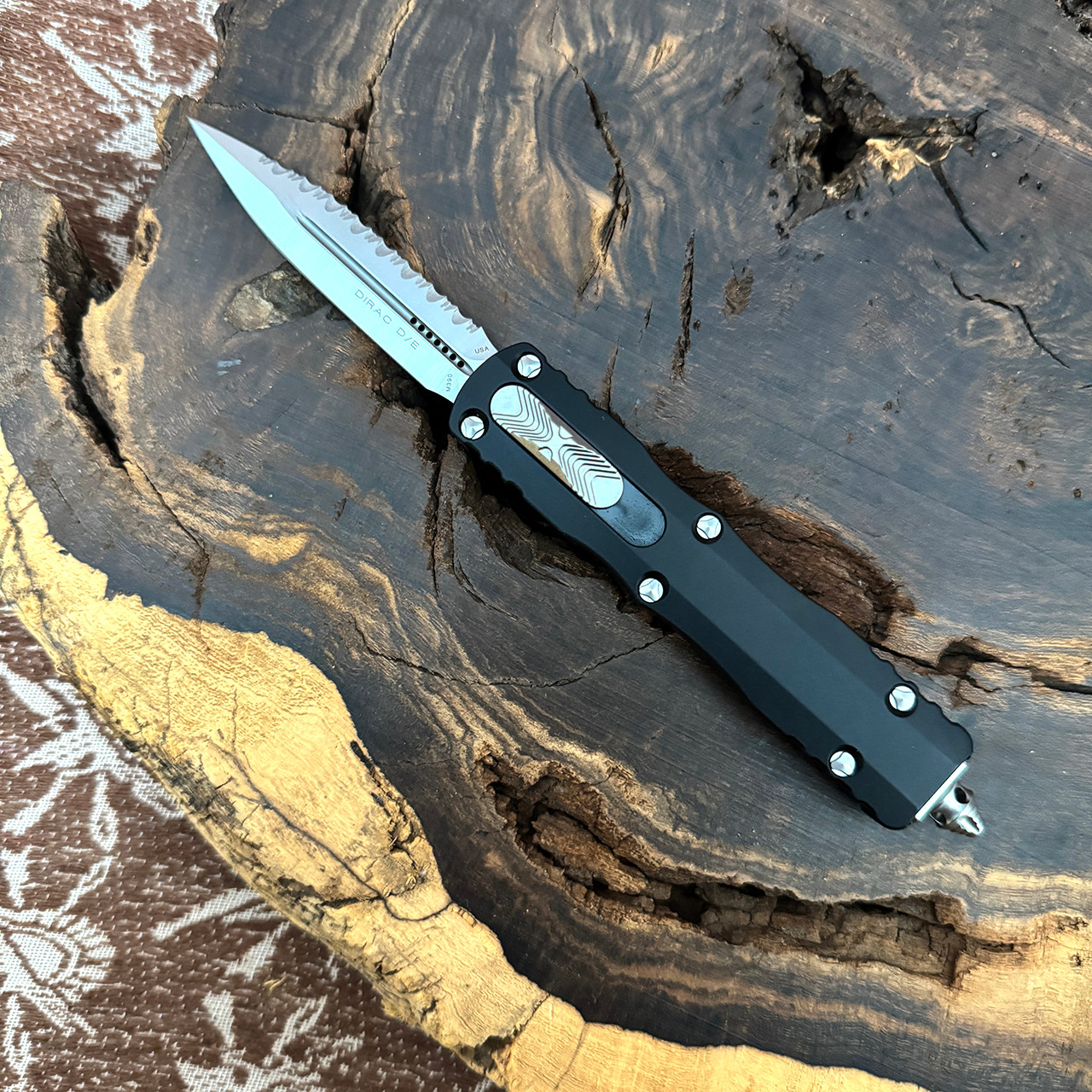 Microtech Dirac D/E Black Satin Full Serrated 225-6 | American