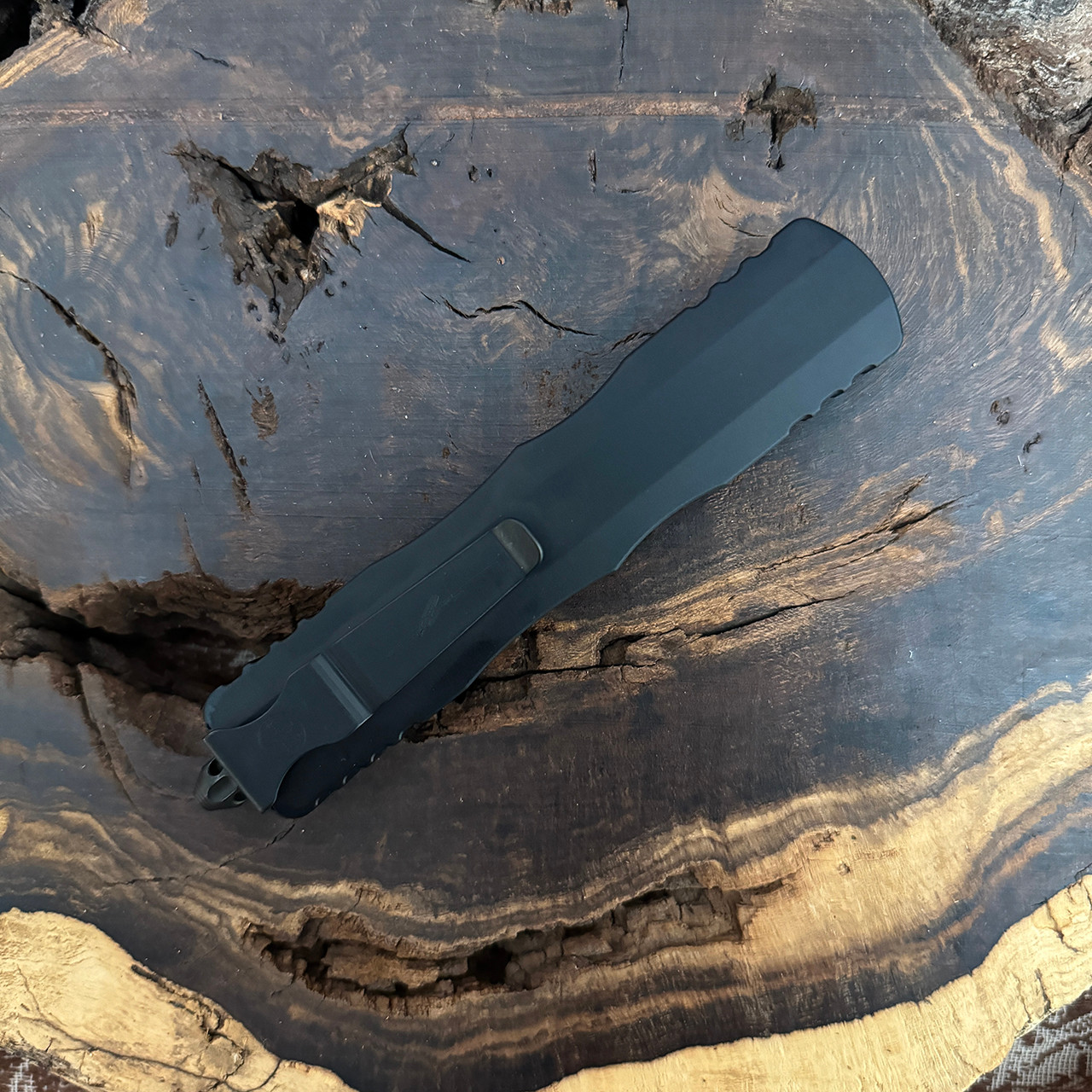 Microtech Dirac Delta D/E Shadow DLC Serrated DLC Hardware
