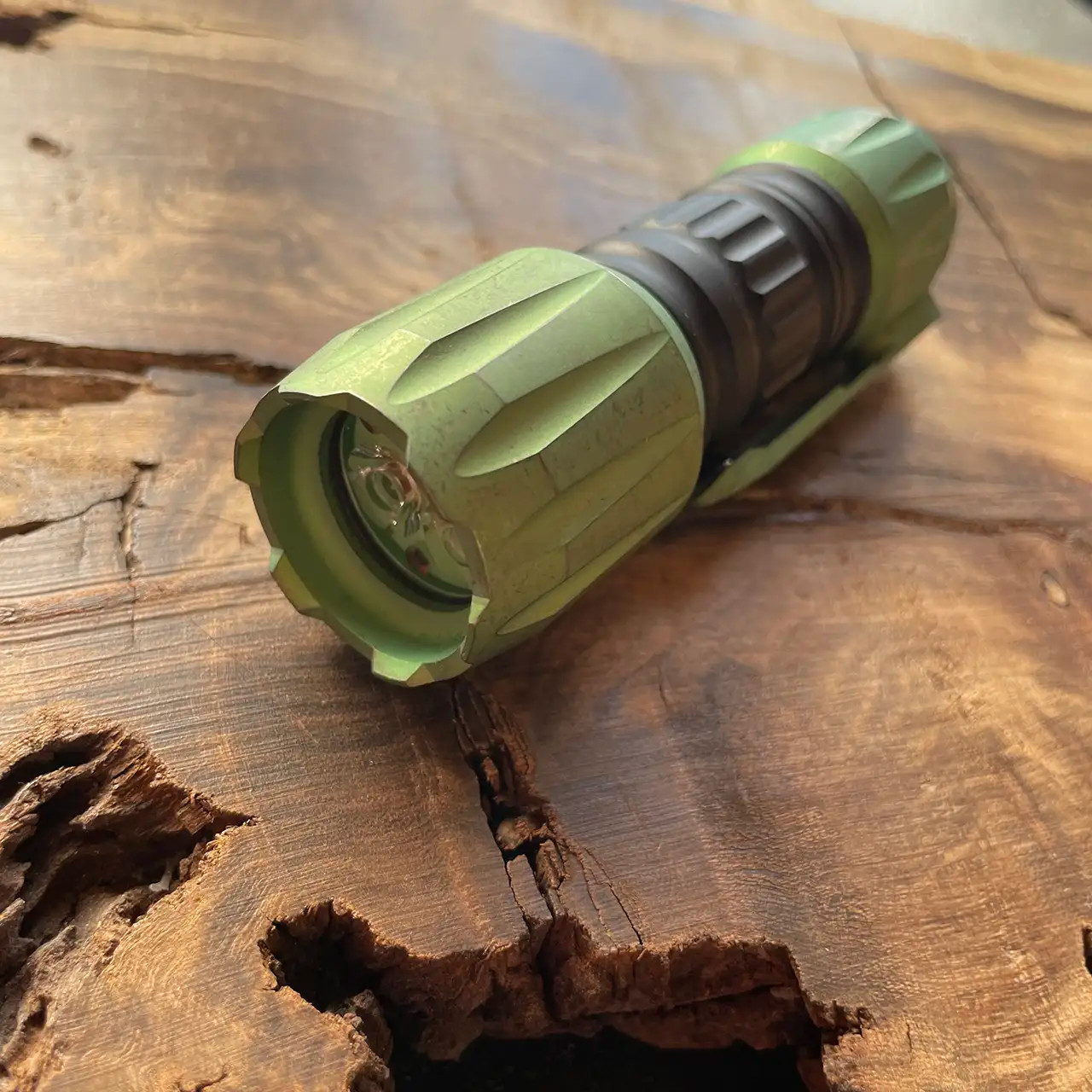 Heretic Hyperion Flashlight Antique Green Ti H090ALTiANT American