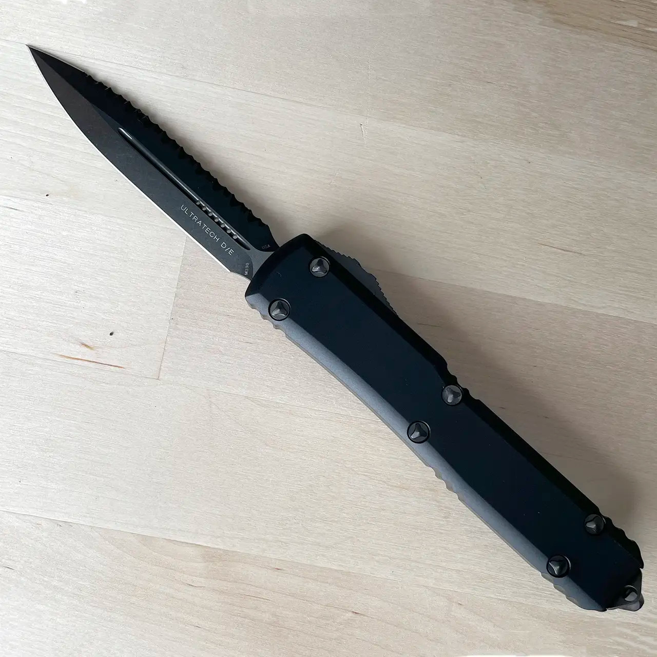 Microtech Ultratech D/E DLC Full Serrated DLC Hardware Signature Series ...